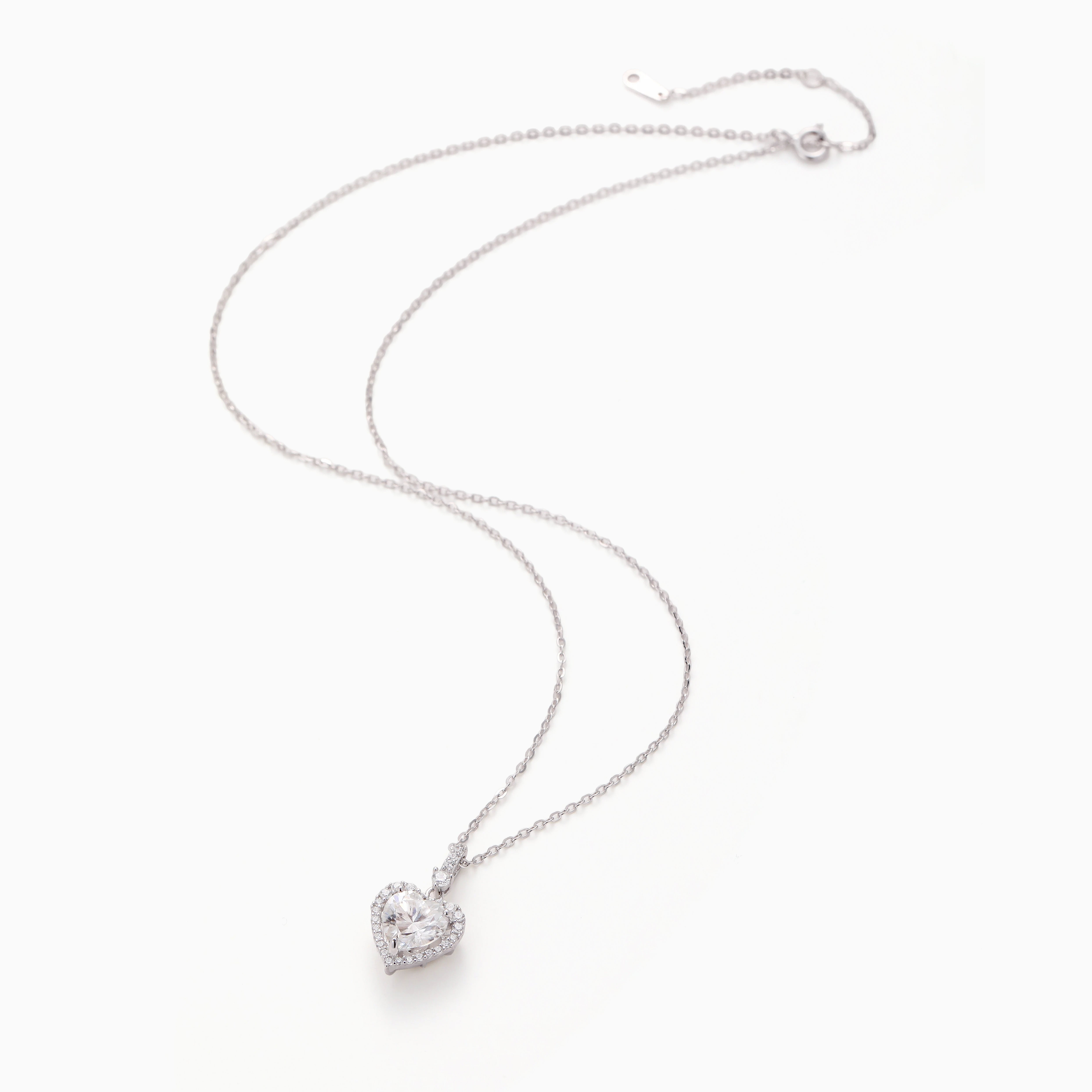 MOISSANITE HEART PENDANT CHAIN
