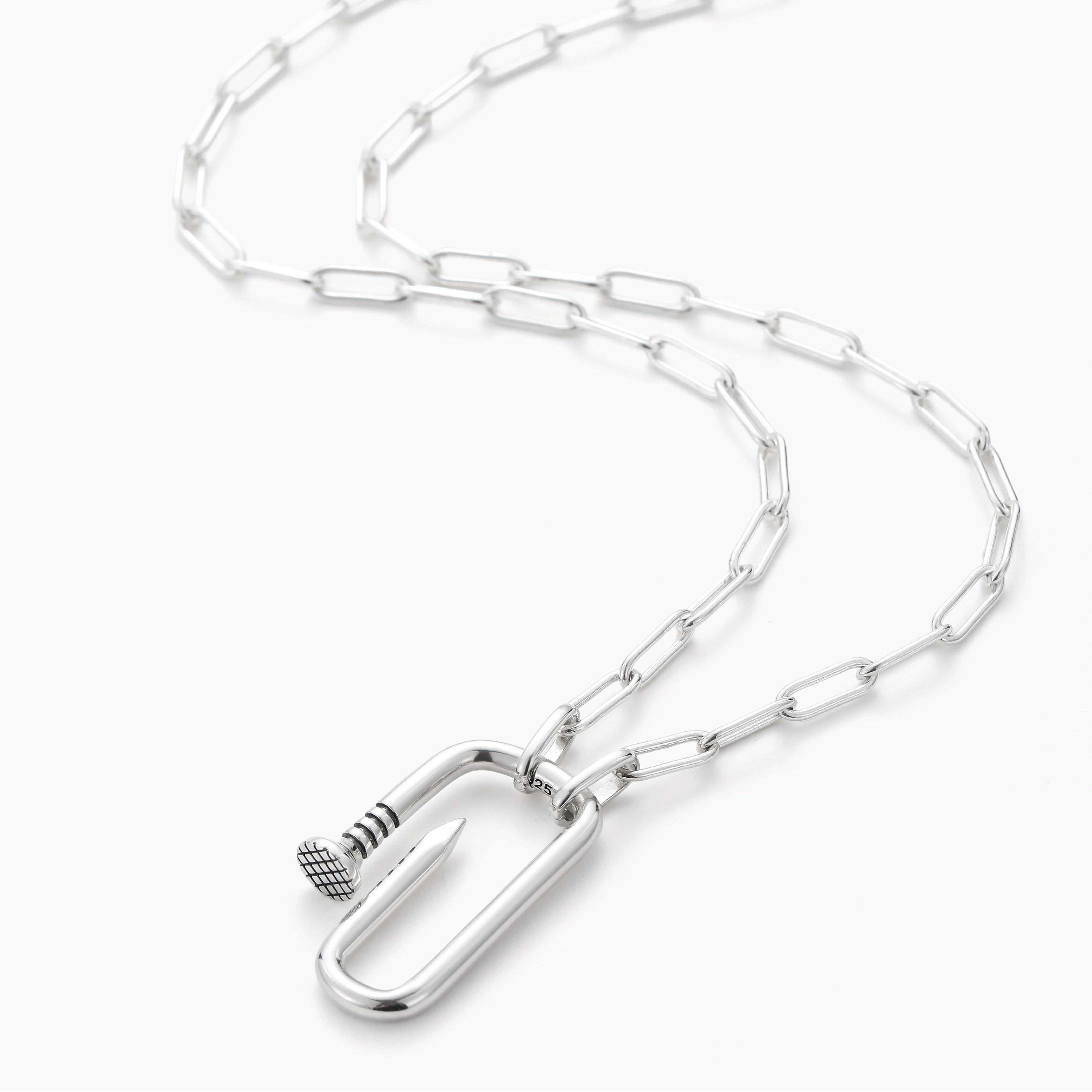 A HANDY CLASSY S925 STERLING SILVER NAIL PENDANT NECKLACE