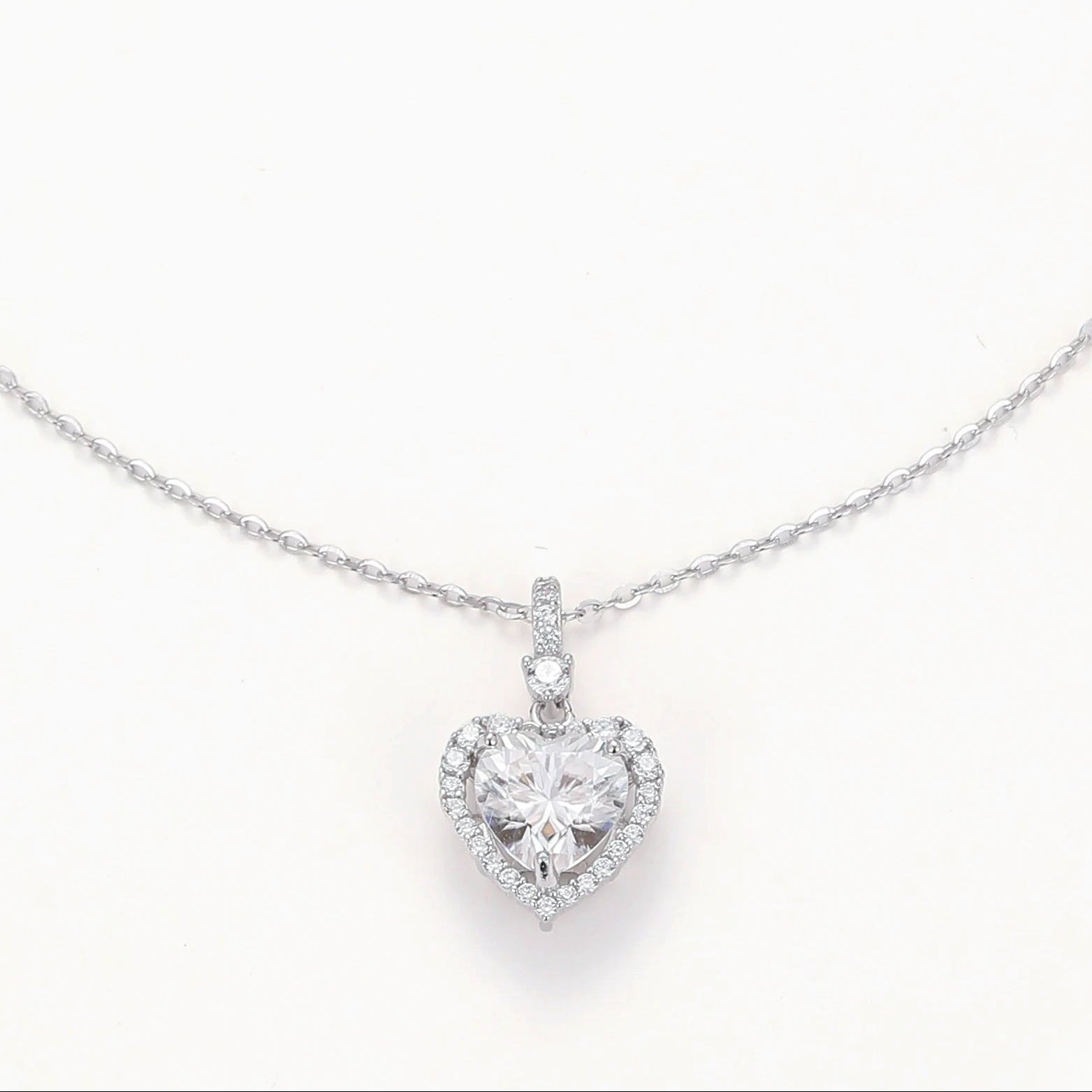 MOISSANITE HEART PENDANT CHAIN