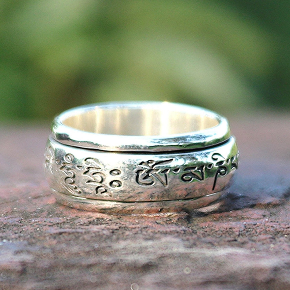 MANTRA SILVER MEDITATION SPINNER RING, OM MANI PADME HUM ENGRAVED