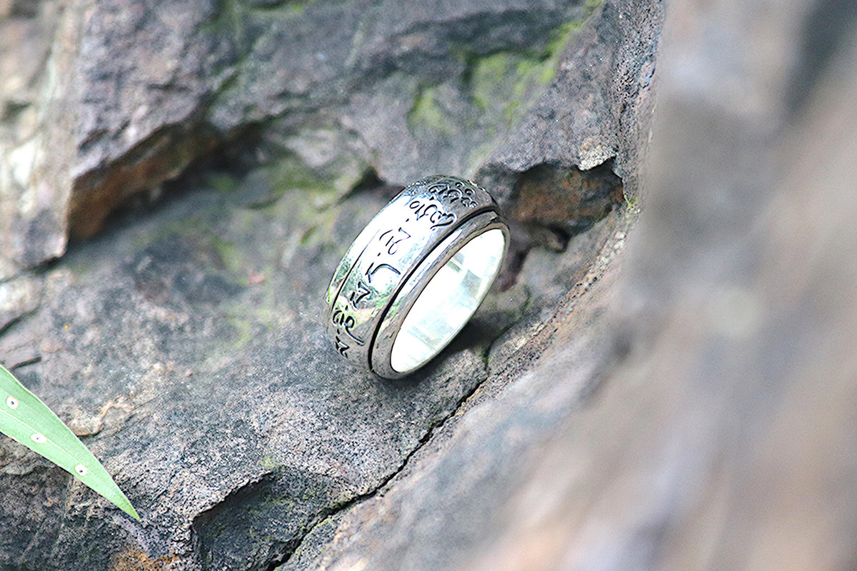 MANTRA SILVER MEDITATION SPINNER RING, OM MANI PADME HUM ENGRAVED