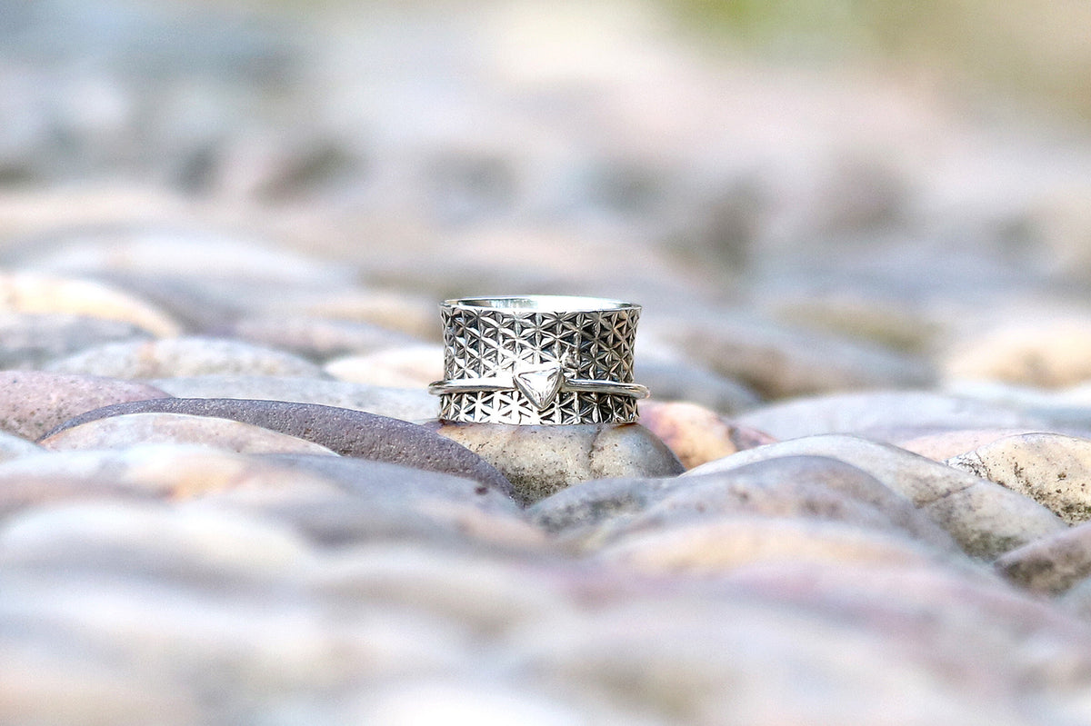 TRILLIAN SILVER MEDITATION SPINNER RING, GEOMETRIC TEXTURED BAND